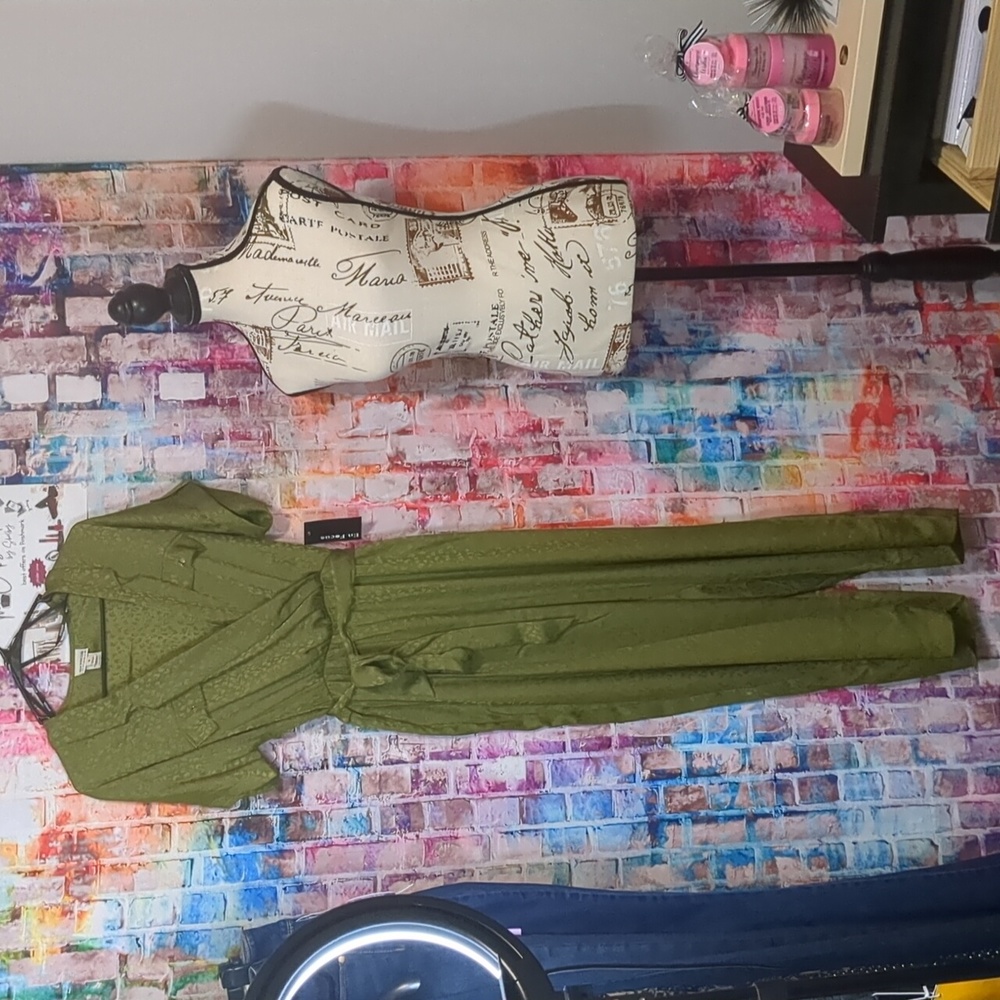 Olive Green En Focus Jumper - Picture 4 of 8